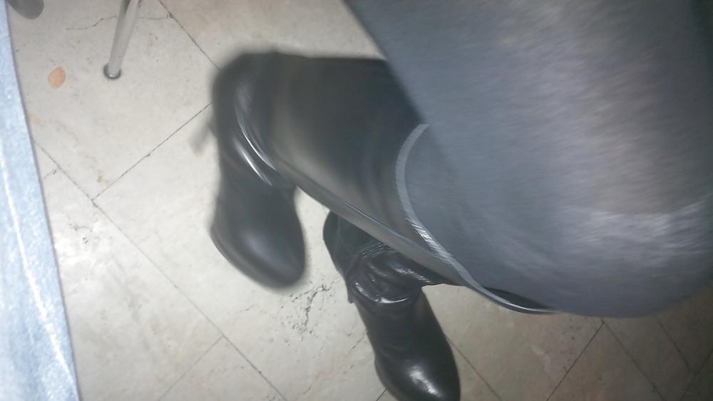 25P LadyMM: Italian Milf in black suite