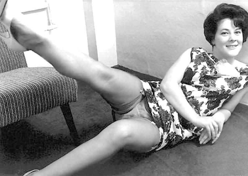 25P Vintage Stockings,panties and pussy