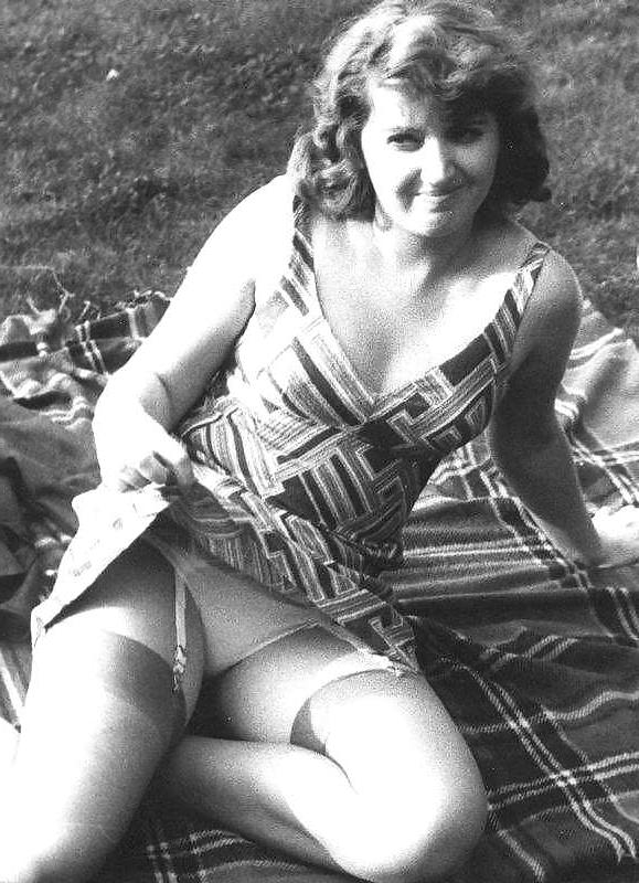 25P Vintage Stockings,panties and pussy