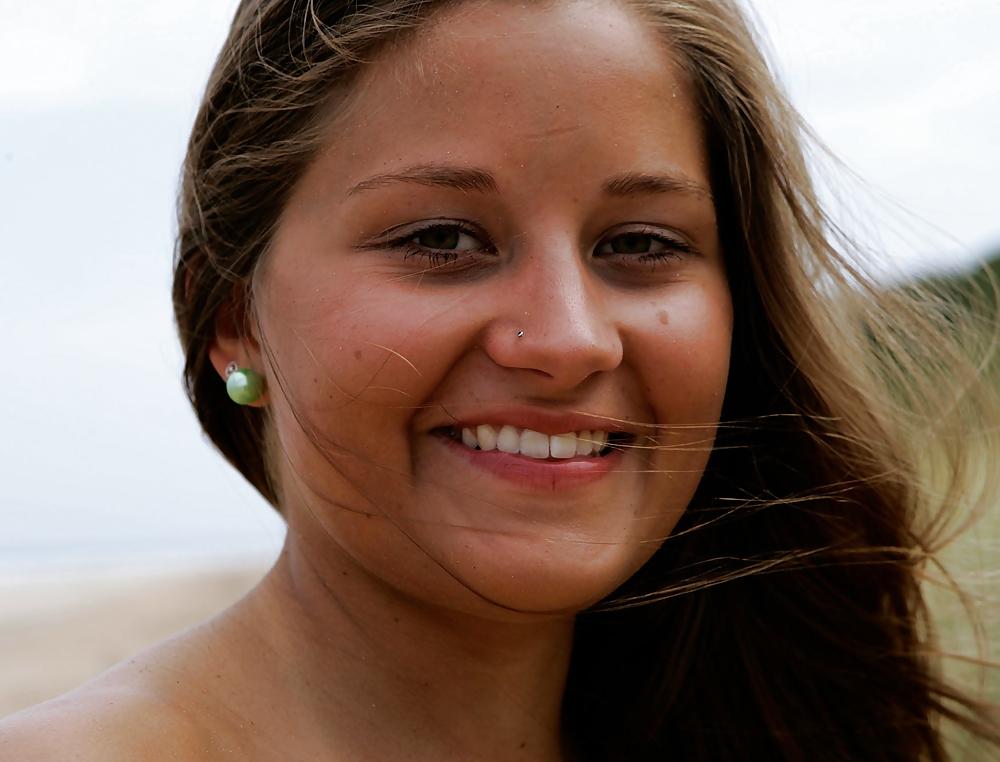 7P Beautiful,Thick and Tanned Girl