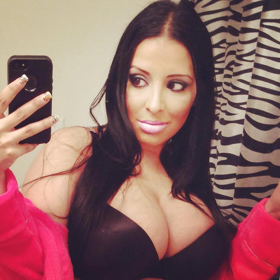 25P Tehmeena So Damn Sexy