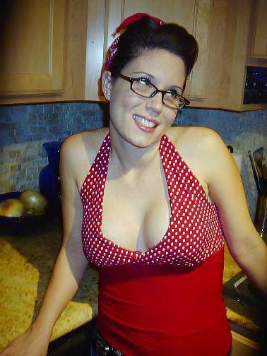 16P Vintage & Retro Girls