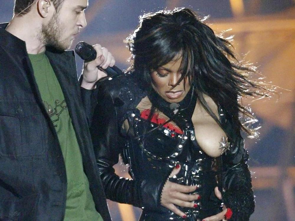 10P Top10 Celebrity Nip Slips
