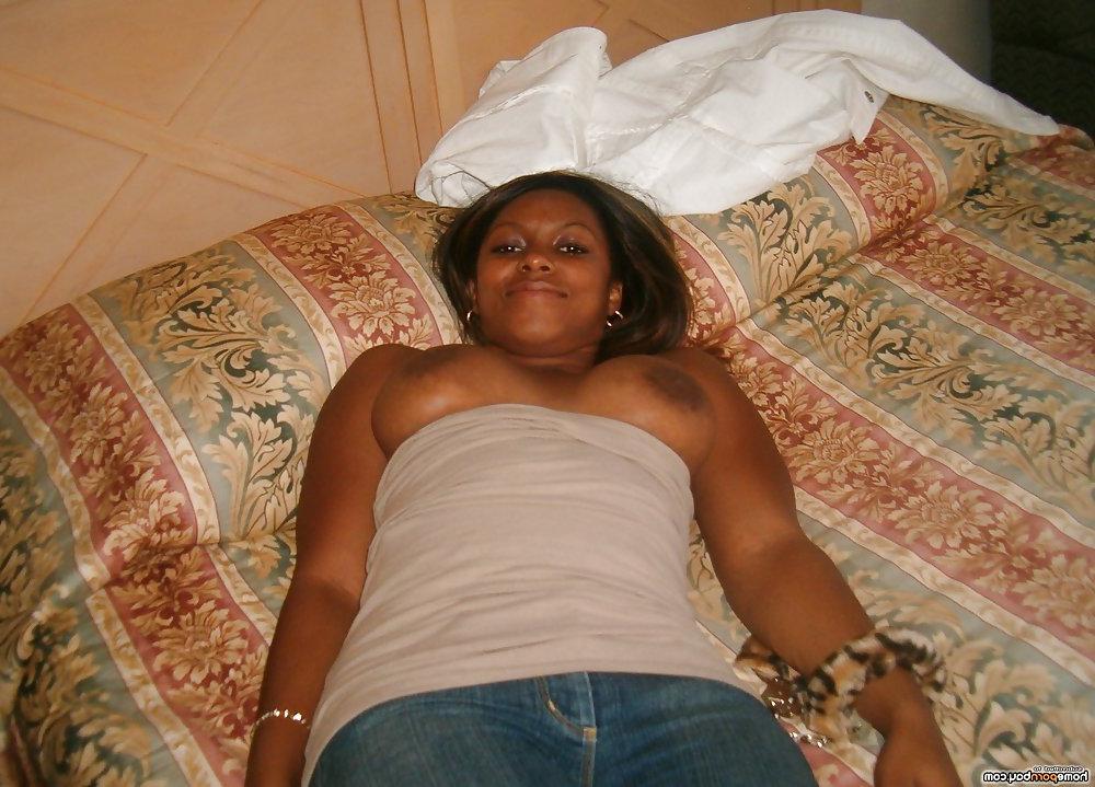 18P Ghetto slutty babe jizzed