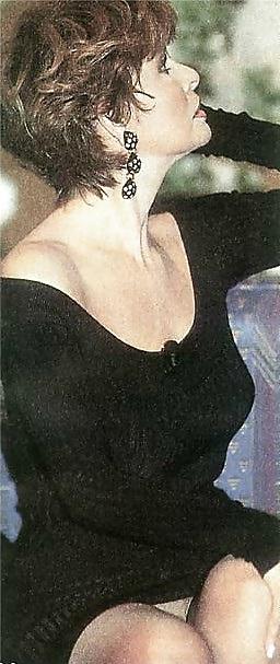 20P Celebrity Upskirts