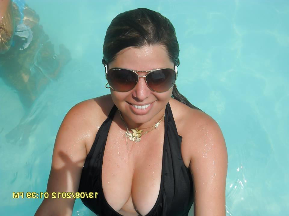 25P Beautiful women Cuban