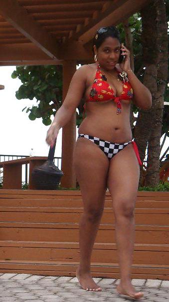 25P Beautiful women Cuban
