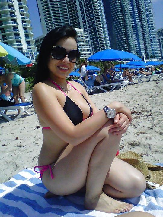 25P Beautiful women Cuban