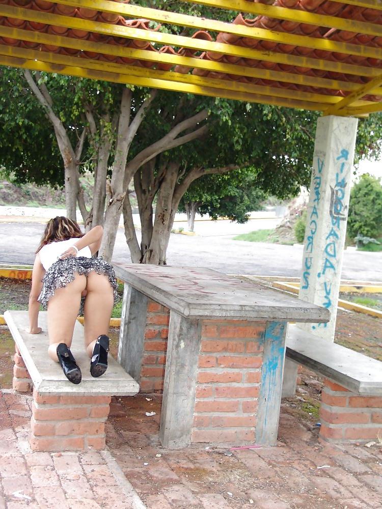 24P Nena exhibicionista y golosa