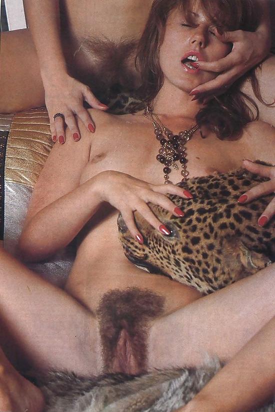 25P Vintage lesbians