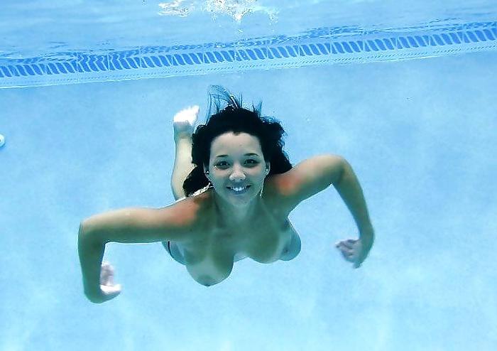 16P Fun at the Pool