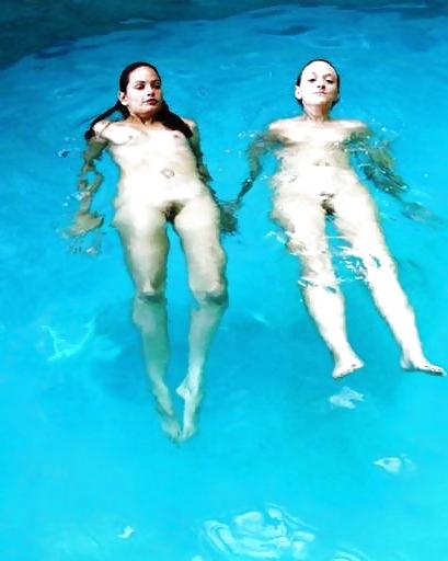 16P Fun at the Pool