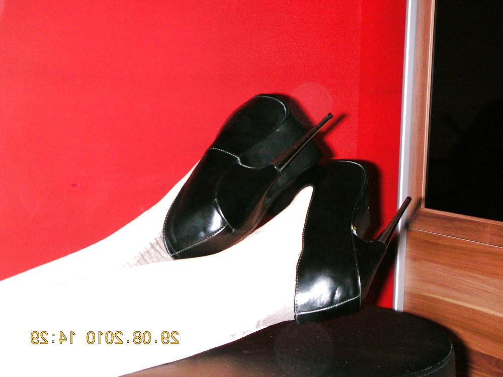 14P Wife black 16 cm extreme leather high heels metal spiked