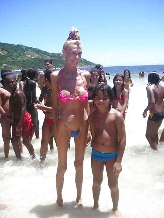 7P HOT GILF LOL