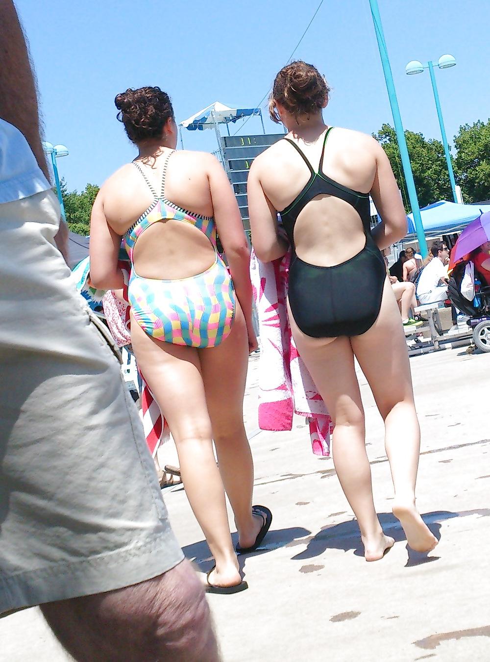 21P Schöne Ärsche im Schwimmbad 5