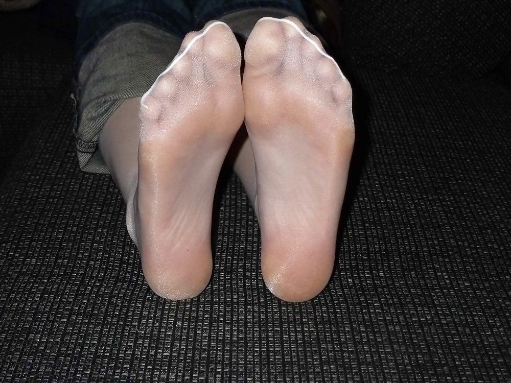 25P For my italian fans with white nylons