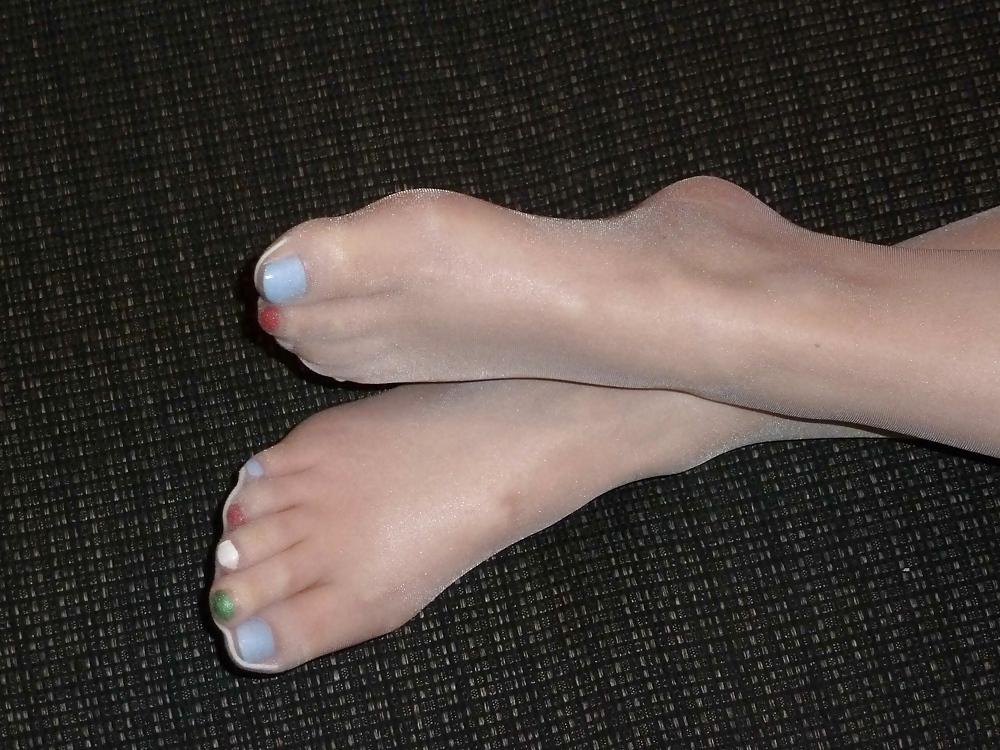 25P For my italian fans with white nylons