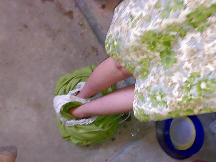 25P Desi girlfriend random clicks by her boyfriend