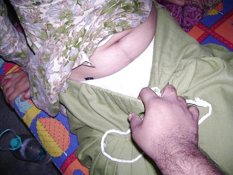 25P Desi girlfriend random clicks by her boyfriend