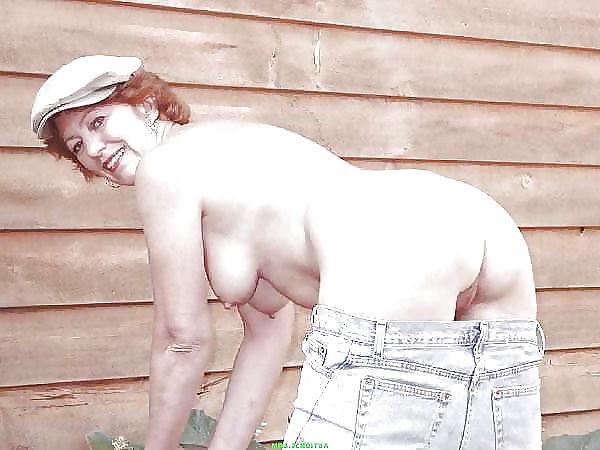 21P Mature spreading and posing