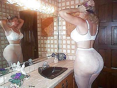 16P BBW and Mature 52 by Searcher1957
