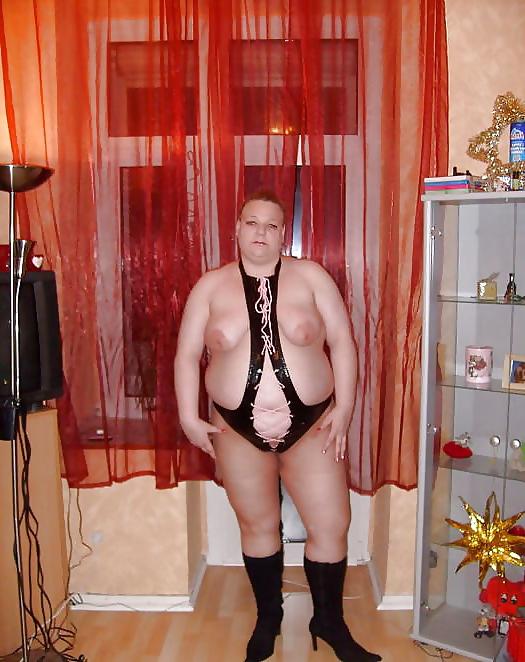16P BBW and Mature 52 by Searcher1957