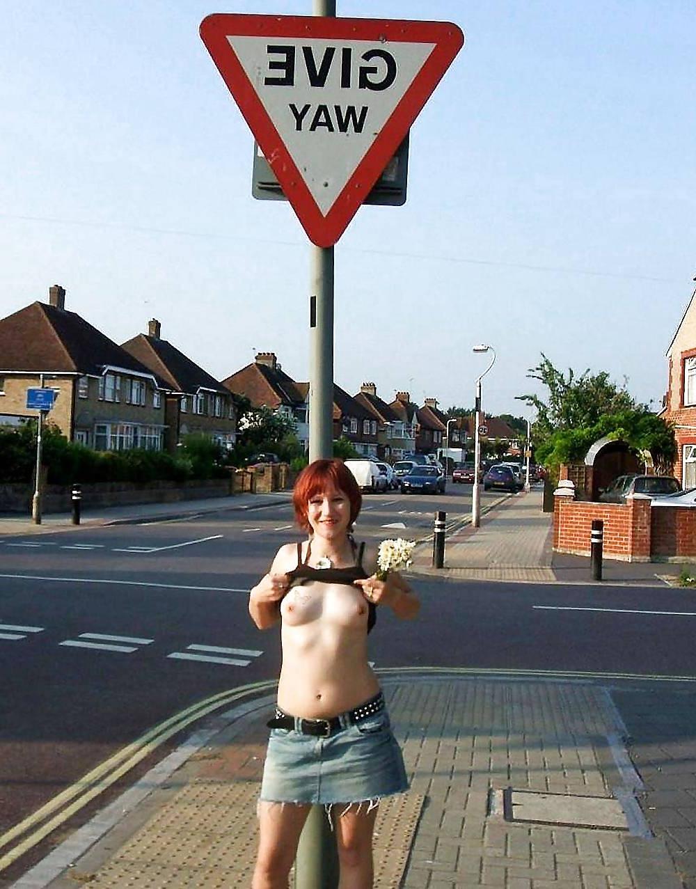 12P UK exhibitionist Sandy