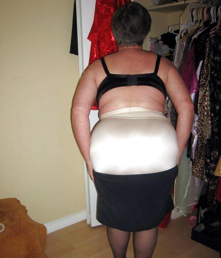 25P Mature womans in sexy lingerie!