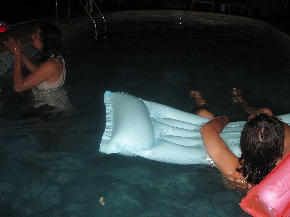 25P Teengirls in the pool