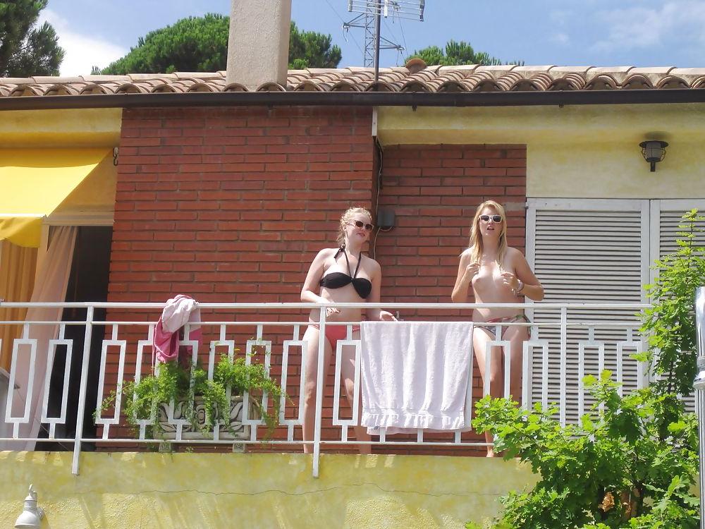 25P Teengirls in the pool