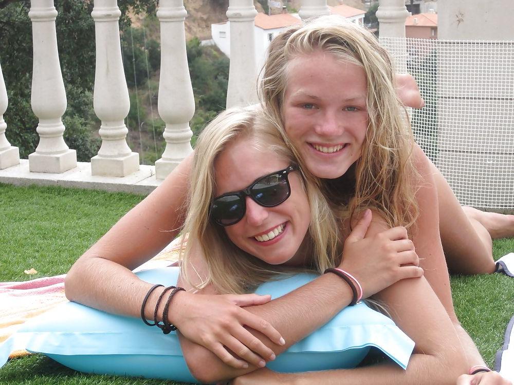 25P Teengirls in the pool