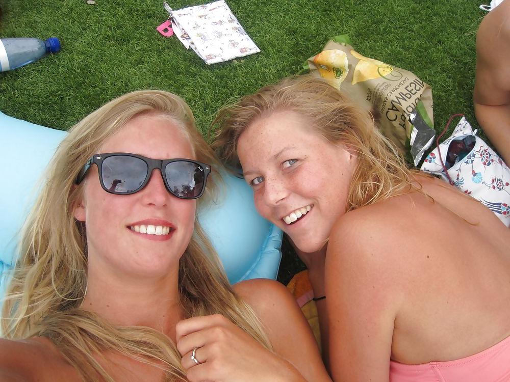 25P Teengirls in the pool