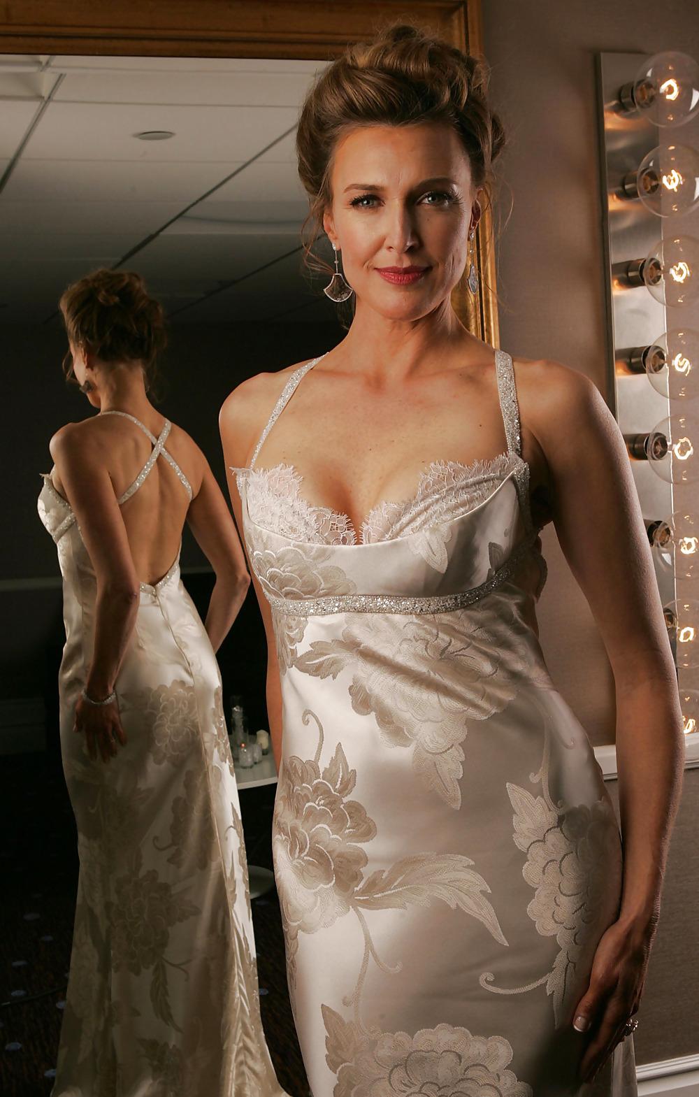 20P Tall milf Brenda Strong