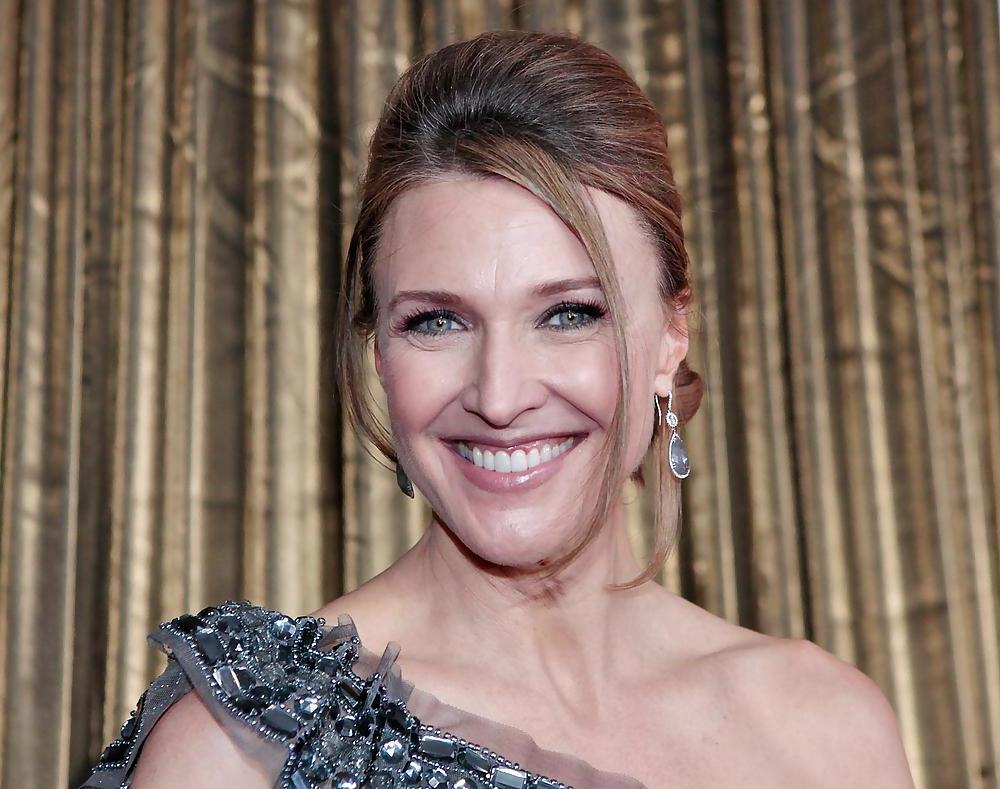 20P Tall milf Brenda Strong