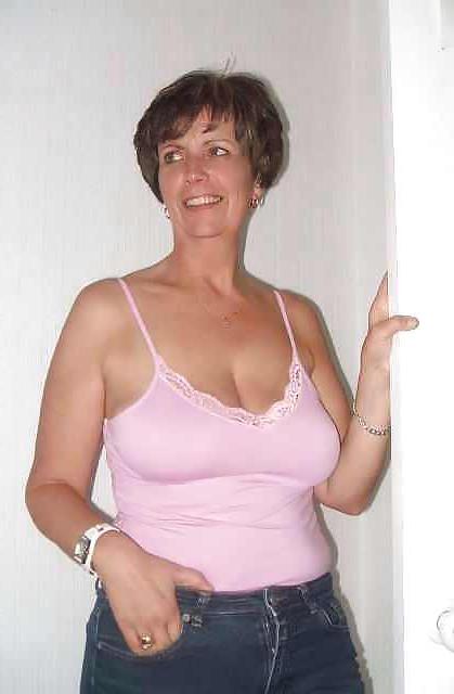 9P Nice Mature and Milf