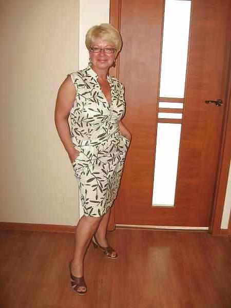9P Nice Mature and Milf