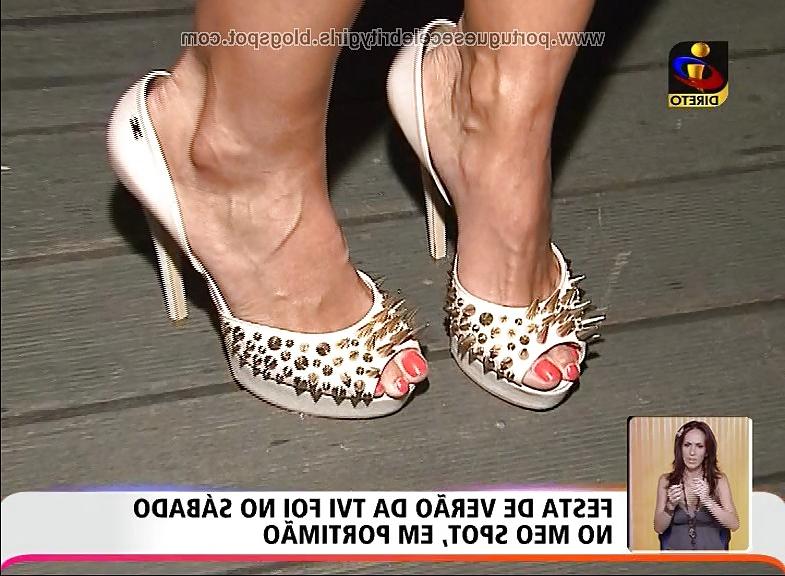 23P Woman with perfect legs # 1 Portuguese