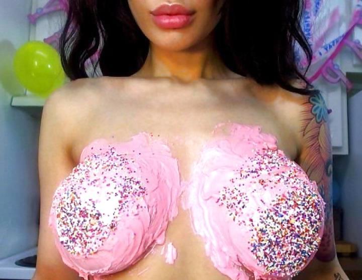 25P BIG BIG BIG TITS!! 