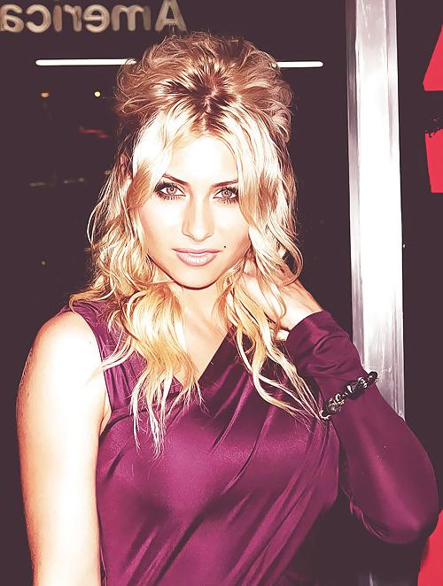 25P Alyson michalka