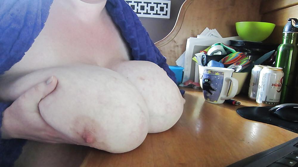 25P Table Top Titties