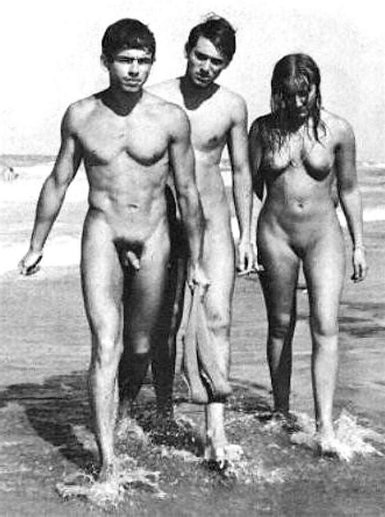 20P Vintage nudist 7.