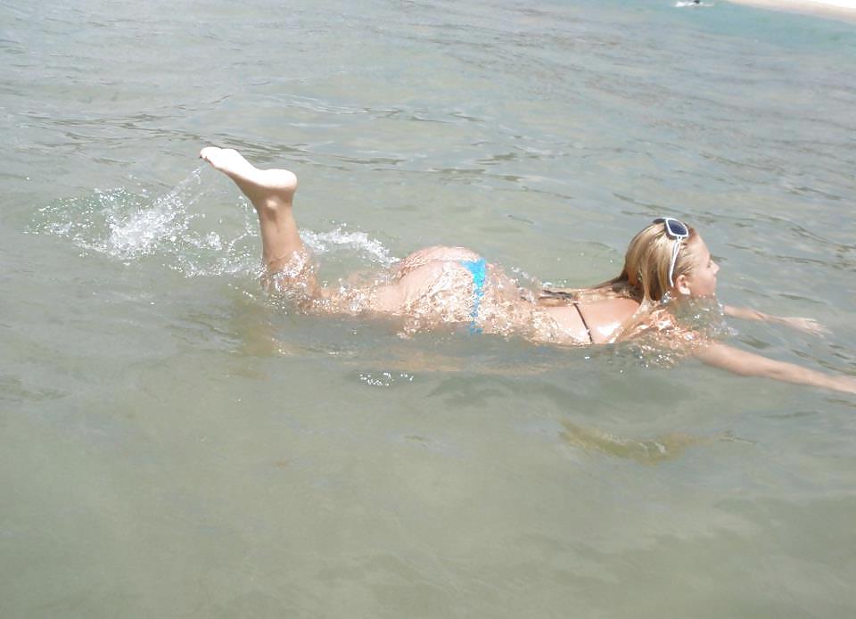 12P Italian girl: Carmela