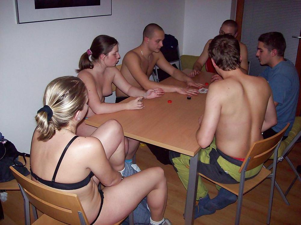 25P Strippoker