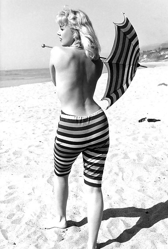 14P Vintage 1950's babe Sally Todd