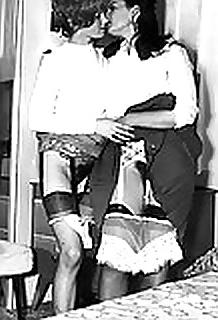 10P Vintage Lesbians Retro B&W