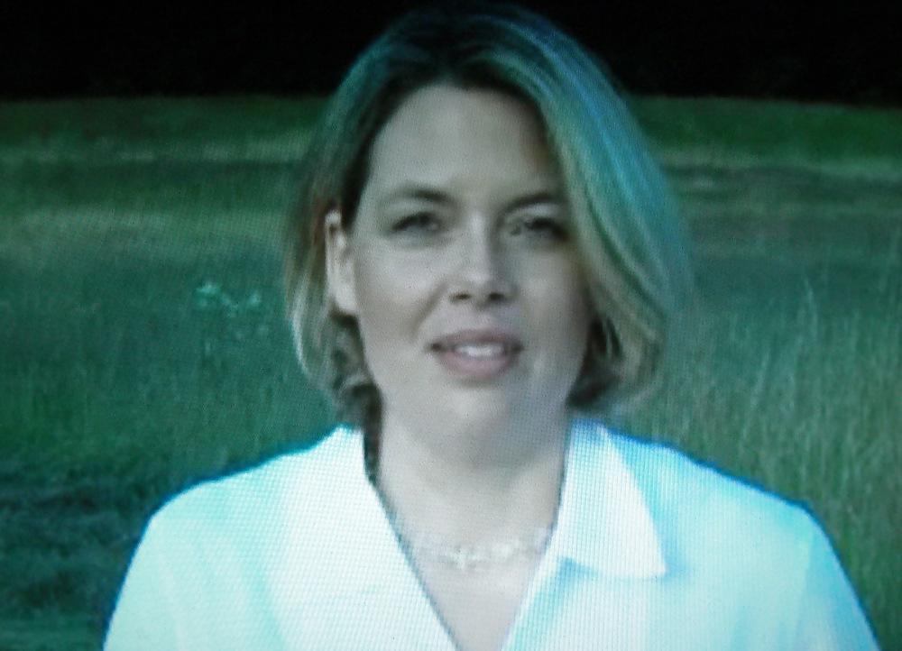 18P Promi-Wichsvorlagen (celebs) VI.2 - Julia Kloeckner