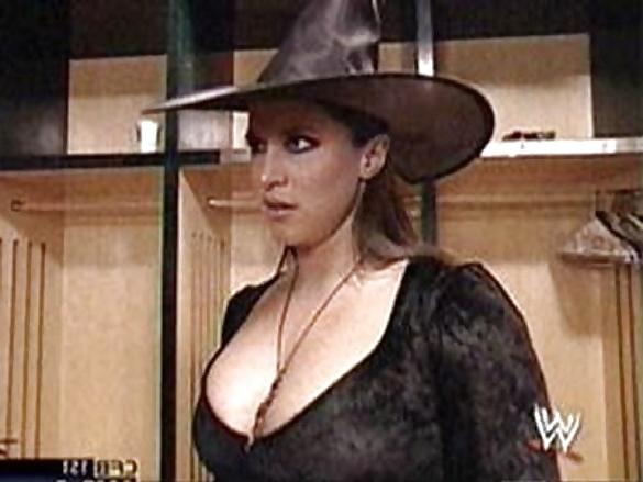25P Stephanie McMahon