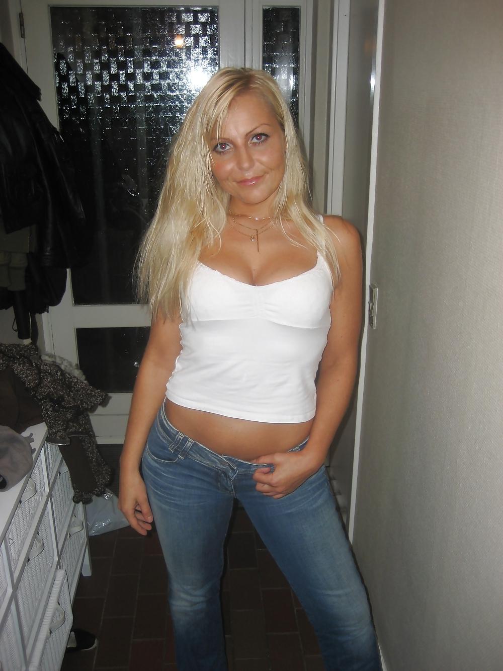 18P Hot Milf Simone
