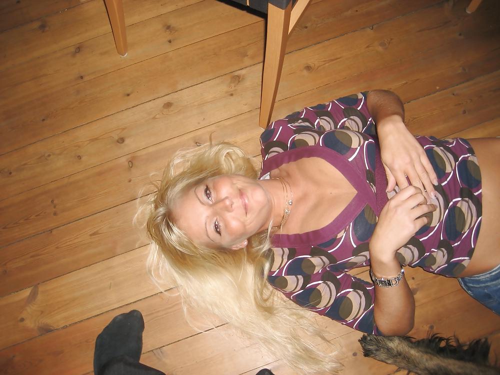 18P Hot Milf Simone
