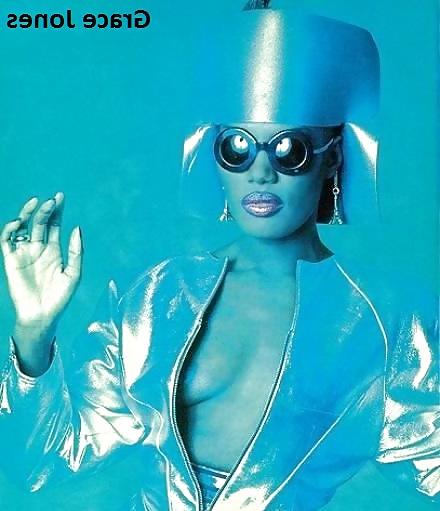 25P A-Z of Celebrity Caps,Stills & oops 75